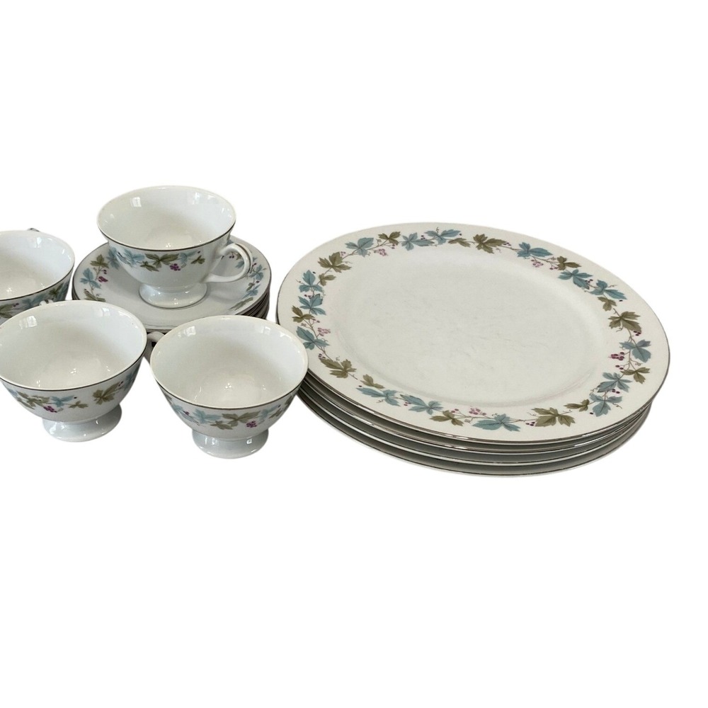 Vintage Fine China Japan 6701 Dinnerware Set 4 Plates Tea Cups White Blue Leaf
